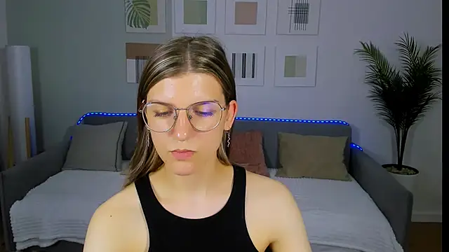 AnnaThorne webcam