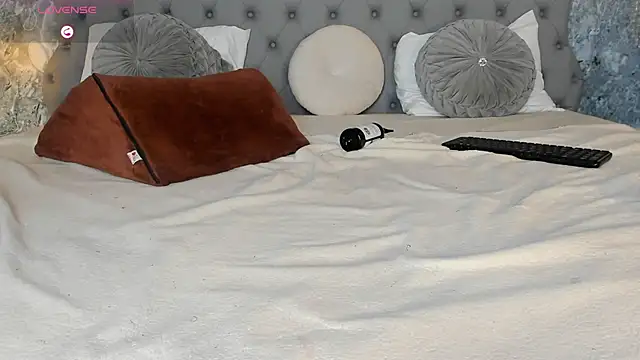 LucyLovelyy webcam
