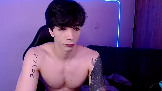 H3ll_B0I webcam