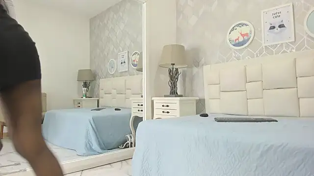 naia_cox webcam