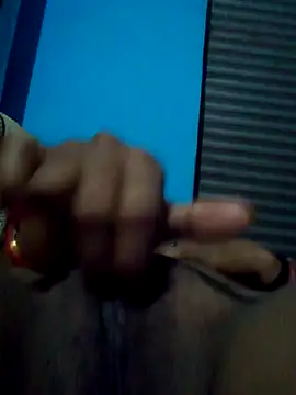 Raveena0990 webcam