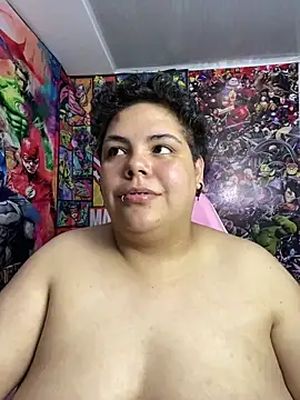 Hailey_Curvy webcam