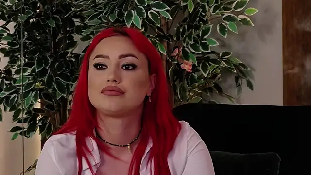EmyHilton live sex cam