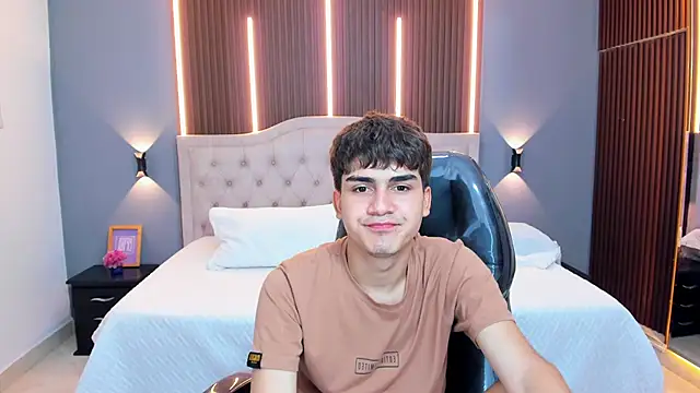 Tommy18__ webcam