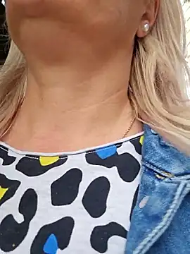 ladytouch - LadyTouch's free webcam - UK Sex Cams