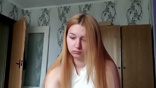 RaeannRoewe webcam