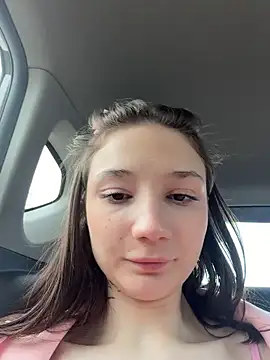 hiding-mila webcam