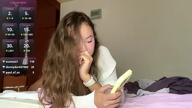 kamila_18_french webcam