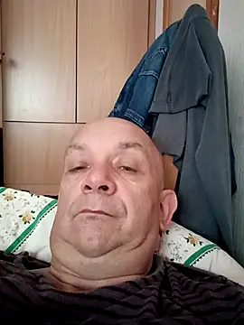 Bigcock_marusz