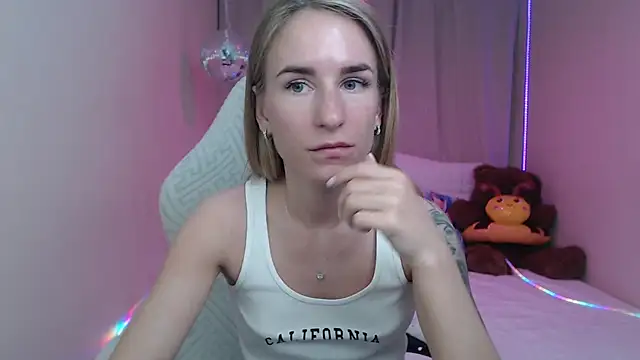 DeboraHorny webcam