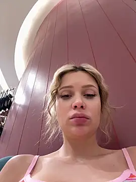 Girl-Mia webcam