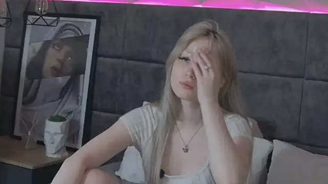 Shy_Barbie webcam