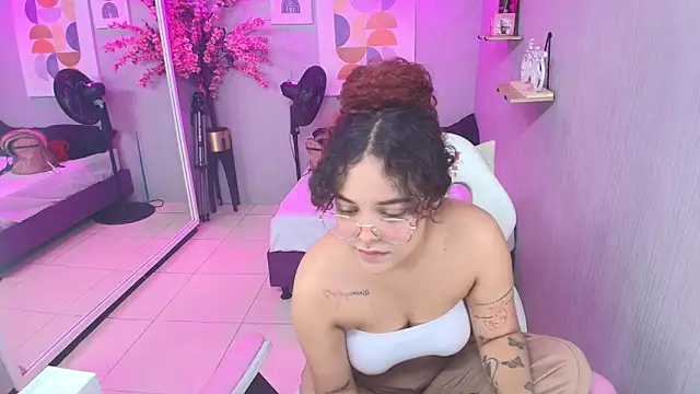 Maggy_t18 webcam