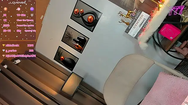 Tarah_Lewis webcam
