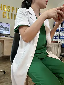 secretly_masturb... Live Webcam on Stripchat