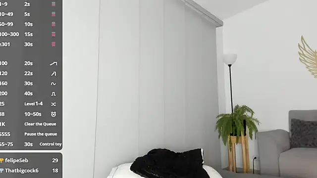 TanishaEvans webcam