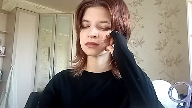 LowkeyIndigo webcam