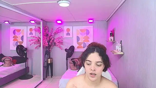 Maggy_t18 webcam