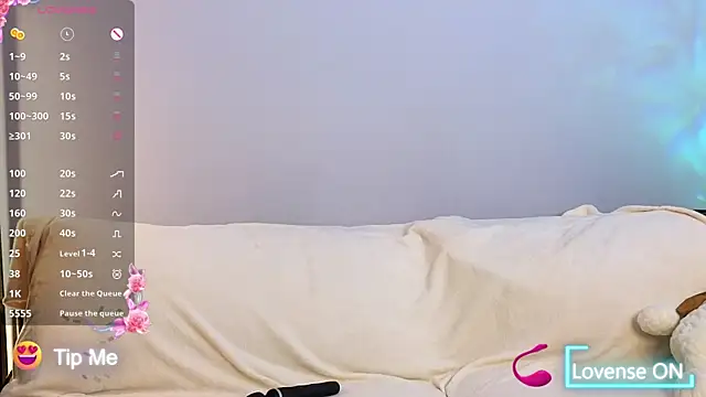 LolaKims webcam