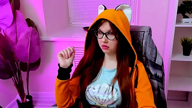 CarolGiggly webcam