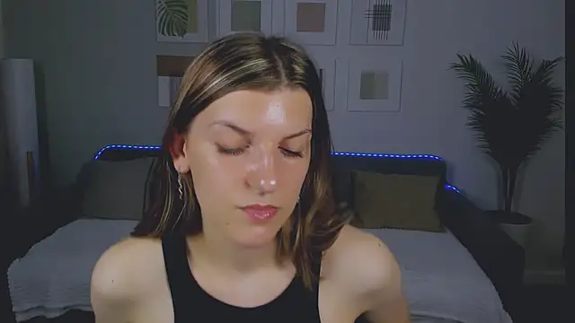 AnnaThorne webcam