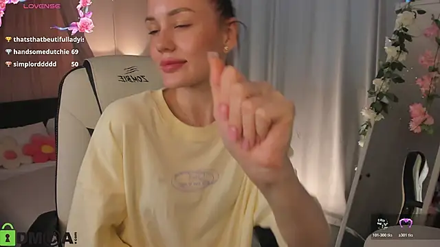 Aria_Mila webcam