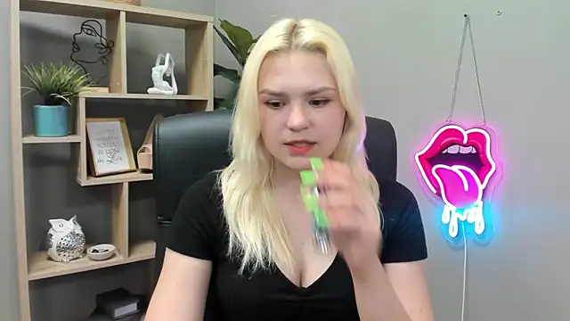 SweetLilyxo webcam
