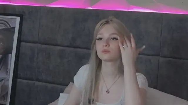 Shy_Barbie webcam