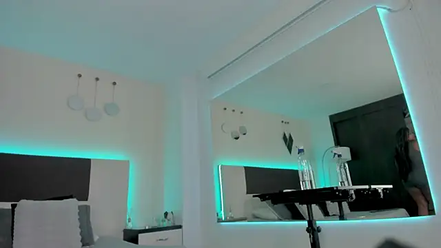 Sky_Loren webcam