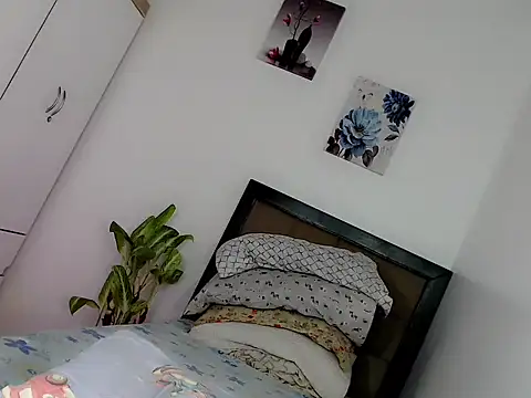 Miss_twinny21 webcam
