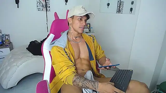 Leonard_Price webcam