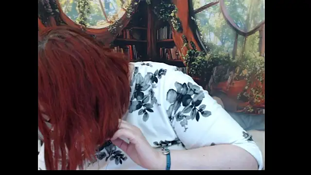 PlayfullMature webcam