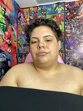 Hailey_Curvy webcam