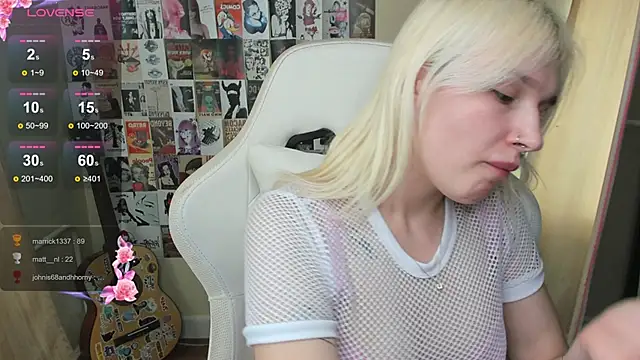 EvelinaLuu webcam