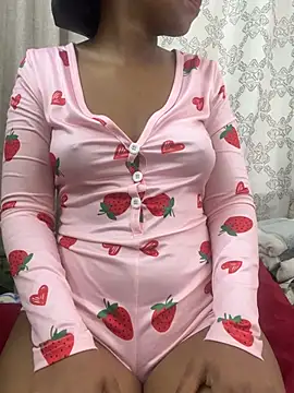 NaughtyShawdy webcam