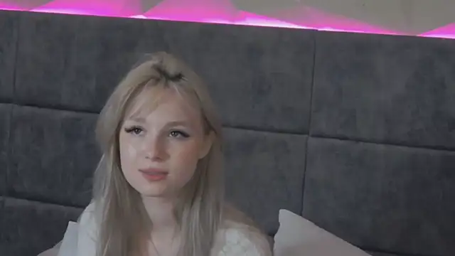 Shy_Barbie webcam