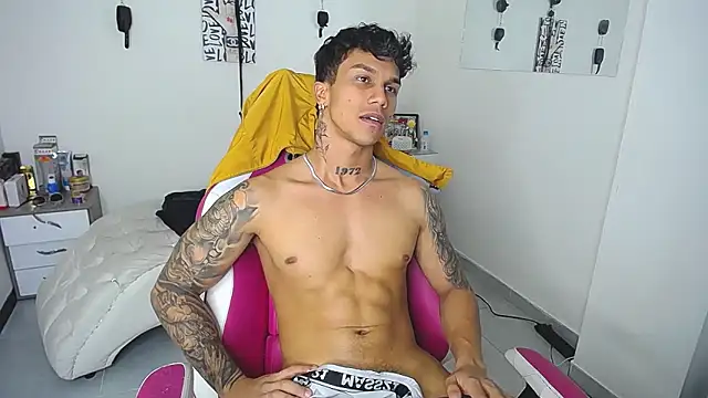 Leonard_Price live sex cam