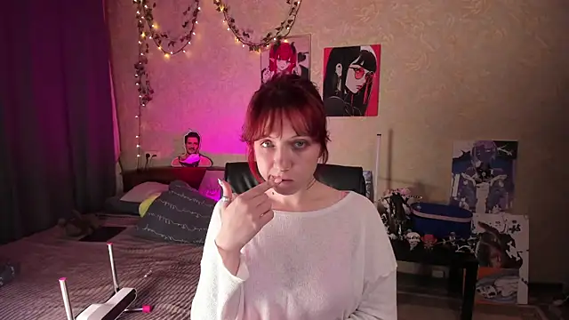 Love_is_Lola webcam