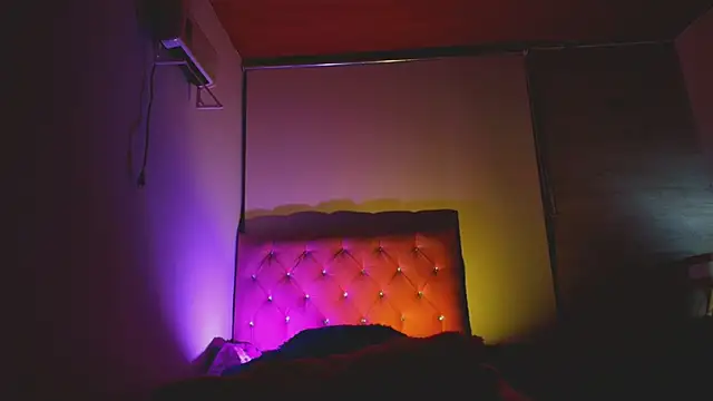 Sary_LittleSmiles webcam