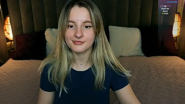 Daryana_Gray webcam