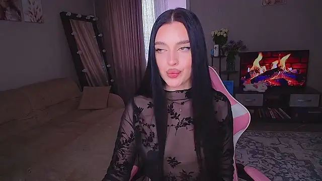yoursLina webcam