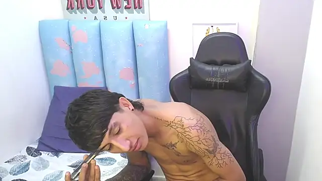 liam_play webcam