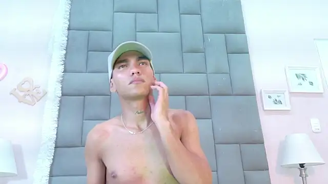 Maax_Hot