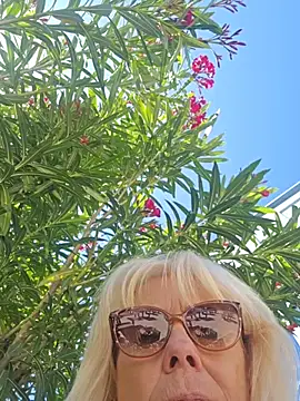Nathotsexy1 Live Webcam on Stripchat