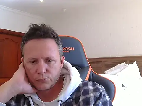 TroyDieselXXX webcam