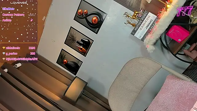 Tarah_Lewis webcam