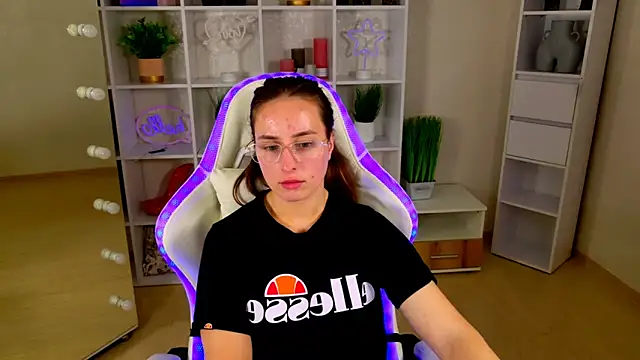 NadinnL webcam
