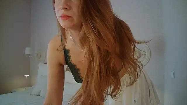 Luna_Hoty webcam