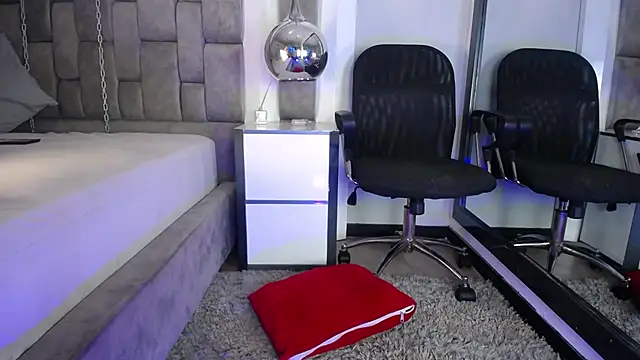 Ella_Brookss webcam