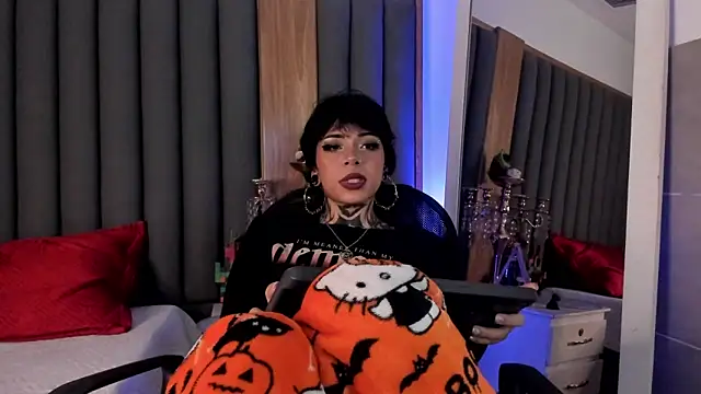 misstomie_ webcam
